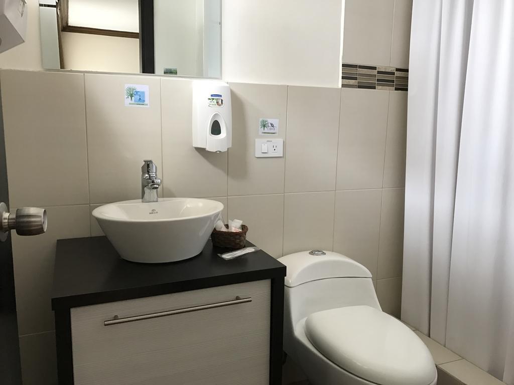 Hotel Villa Lafayette Кито Экстерьер фото